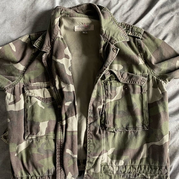 Camouflage Outerwear Jacket - Picture 1 of 3